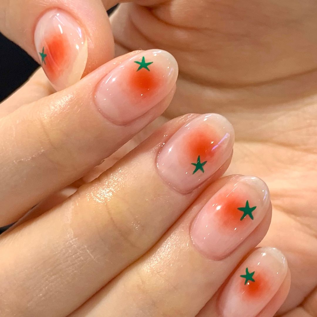 多汁番茄美甲。